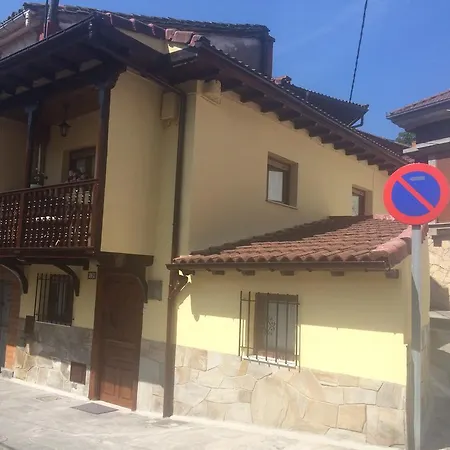La Casina De La Caleya Feriehus *